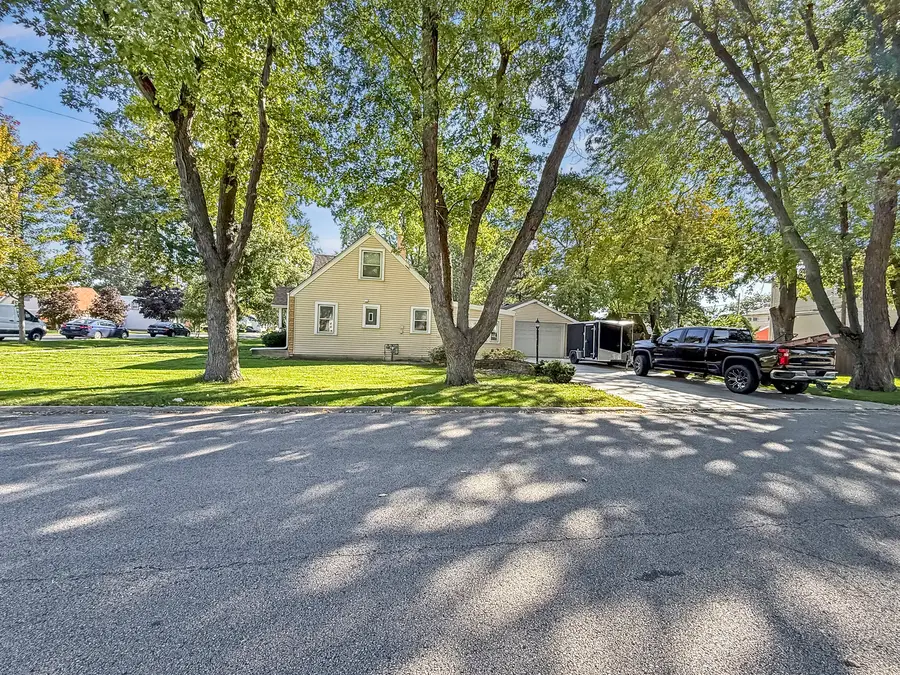 21 E Lyndale Avenue, Northlake, IL 60164 - #3