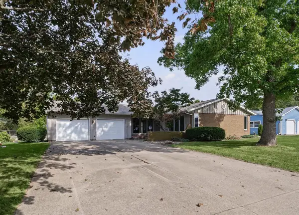 903 Crestview Drive, Monticello, IL 61856