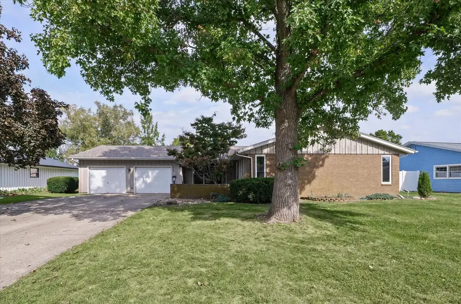 903 Crestview Drive, Monticello, IL 61856 - #2