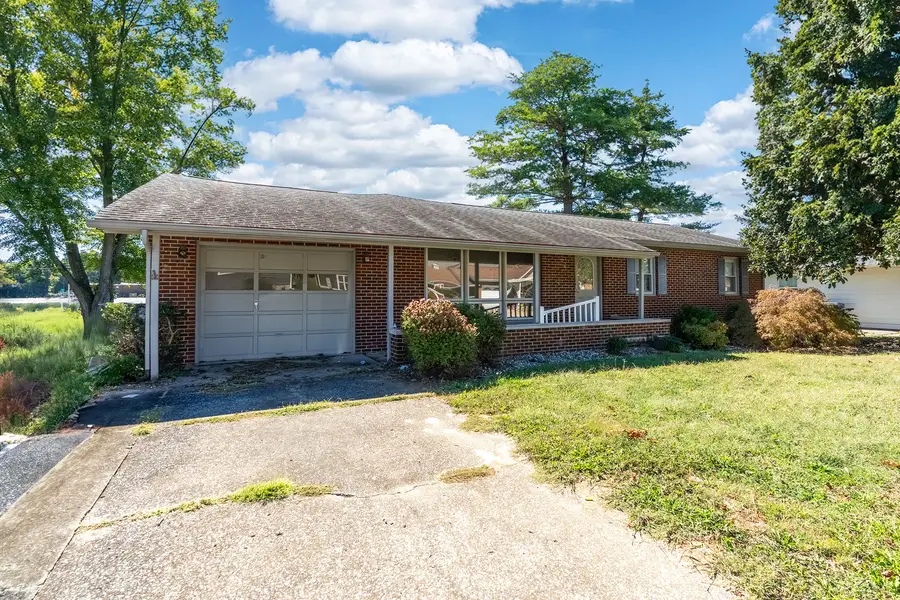 109 Lakeshore Drive, Carterville, IL 62918 - #3