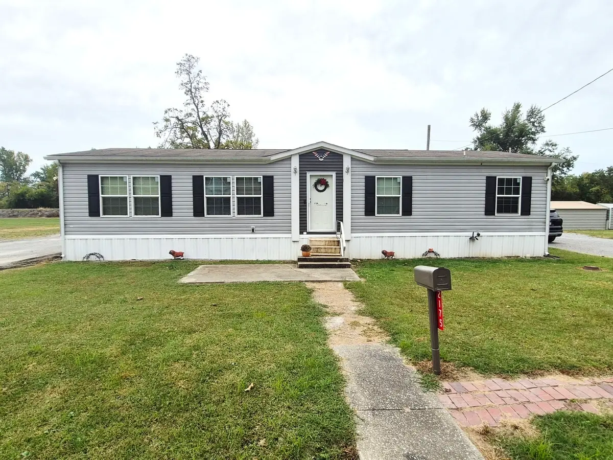 2175 Grand Avenue, Eldorado, IL 62930 - #1