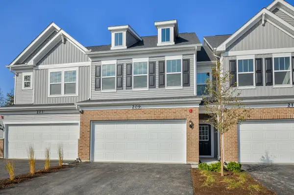 209 Weirich Way #81002, Batavia, IL 60510