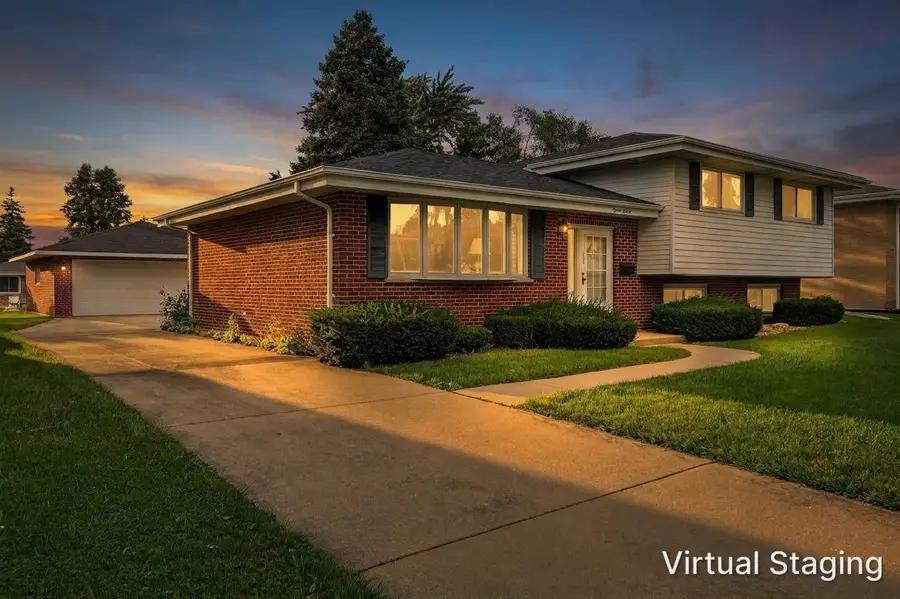 1520 W Holtz Avenue, Addison, IL 60101 - #2