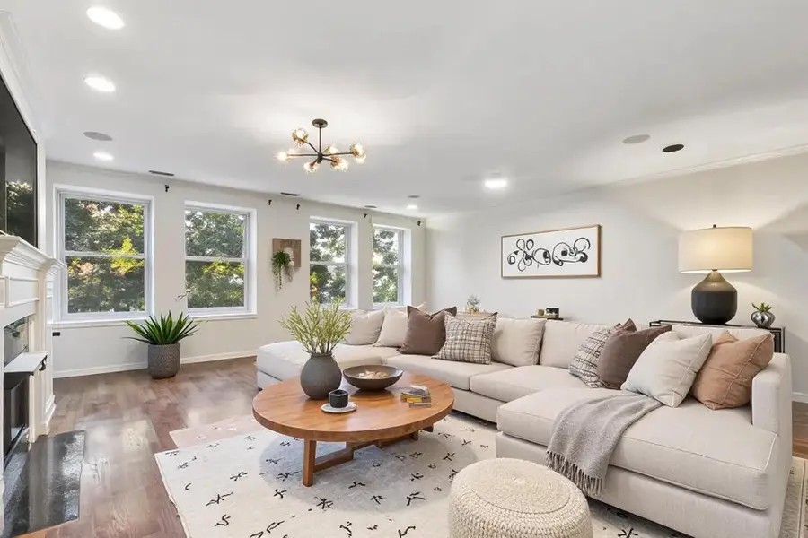 1426 N Orleans Street #202, Chicago, IL 60610 - #2