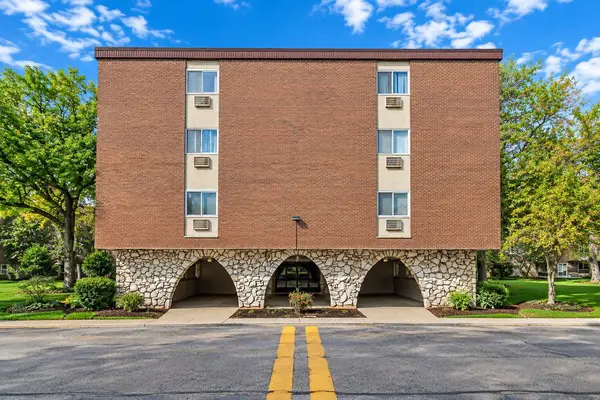 1331 S Finley Road #212, Lombard, IL 60148