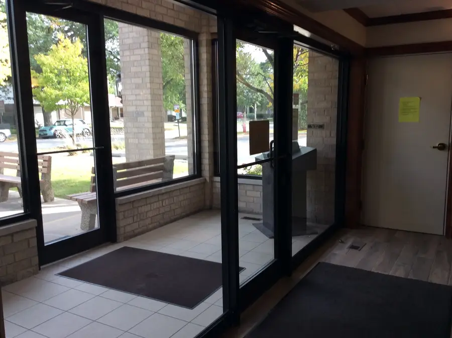 9510 S Kolmar Avenue #107, Oak Lawn, IL 60453 - #3