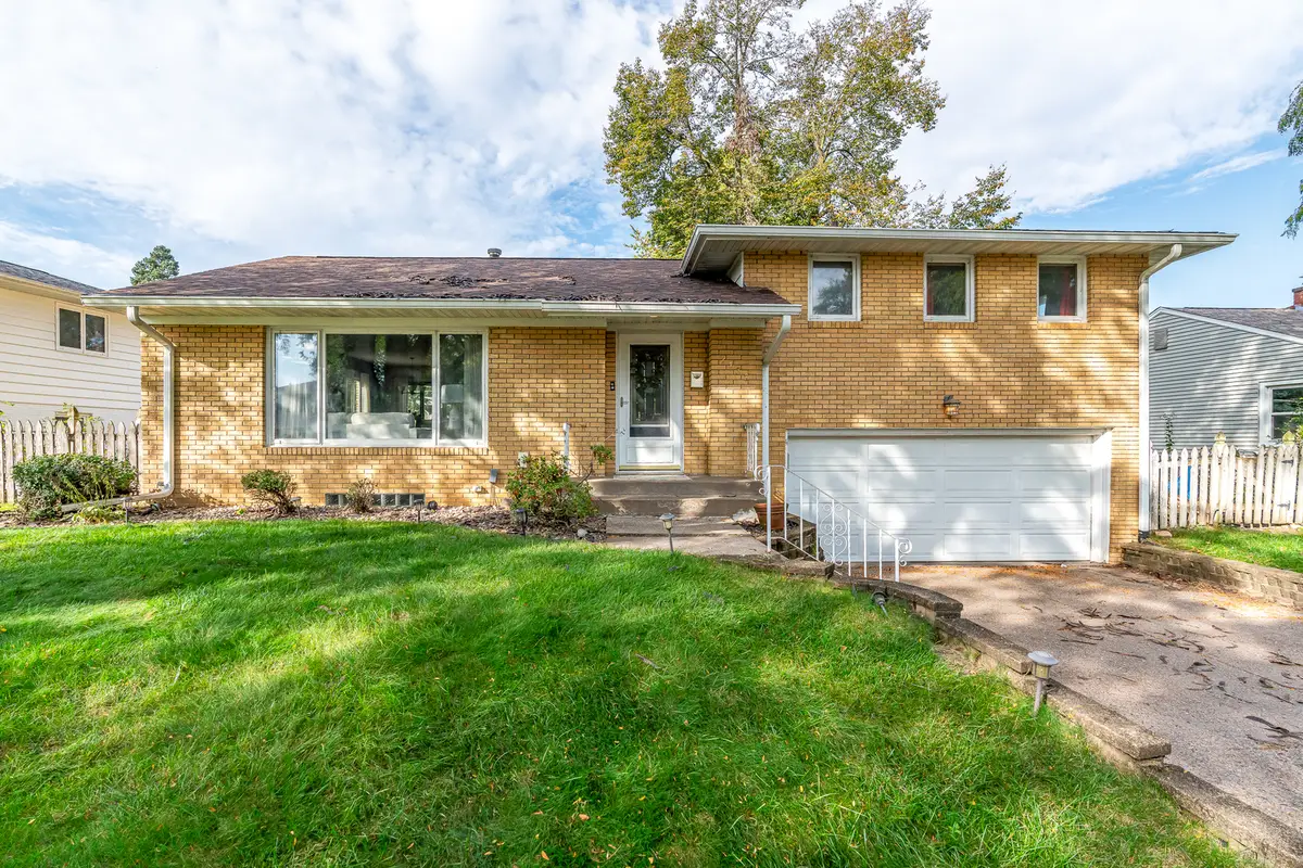 2138 Kohler Drive, Davenport, IA 52803 - #1