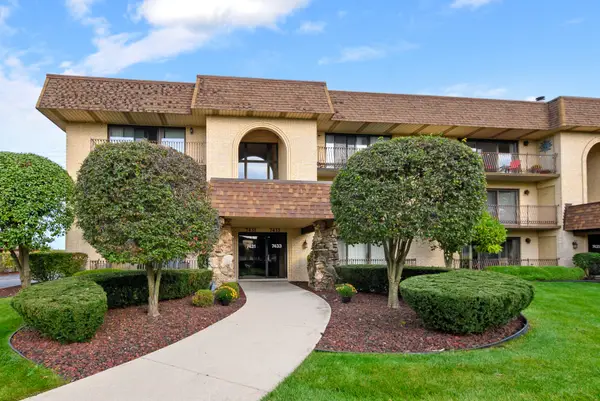 7433 Ponderosa Court #2, Orland Park, IL 60462