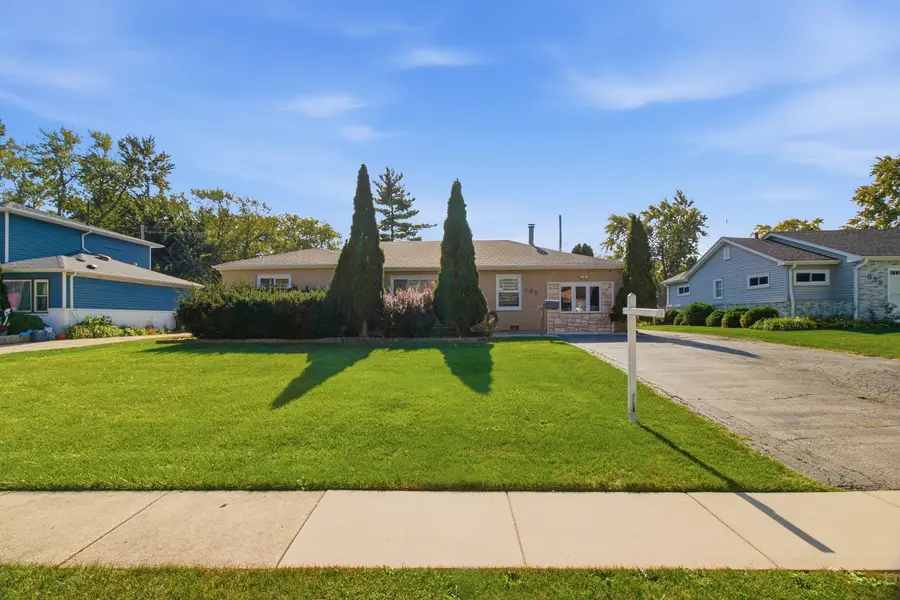 665 Illinois Boulevard, Hoffman Estates, IL 60169 - #2