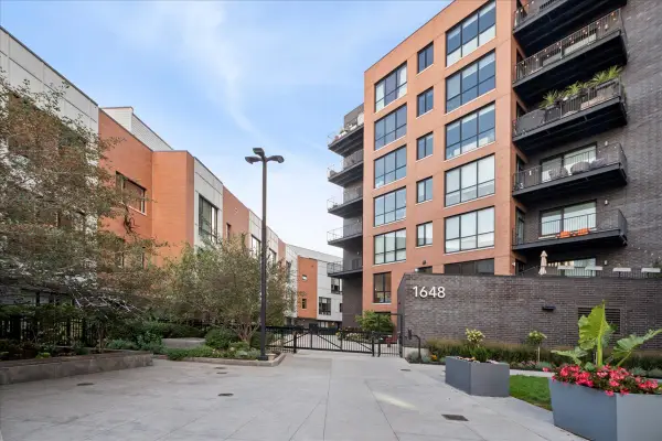 1648 W Division Street #101, Chicago, IL 60622