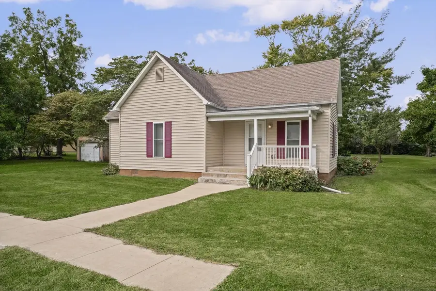 100 S Grant Street, Broadlands, IL 61816 - #3