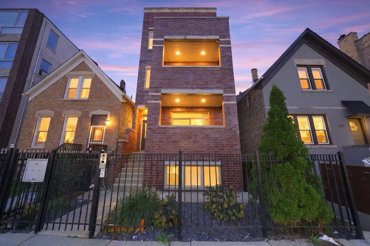 2435 W Augusta Boulevard #3, Chicago, IL 60622 - #1