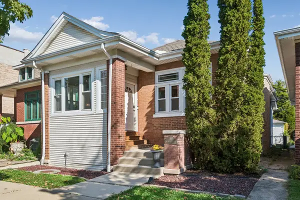 3923 N Mozart Street, Chicago, IL 60618