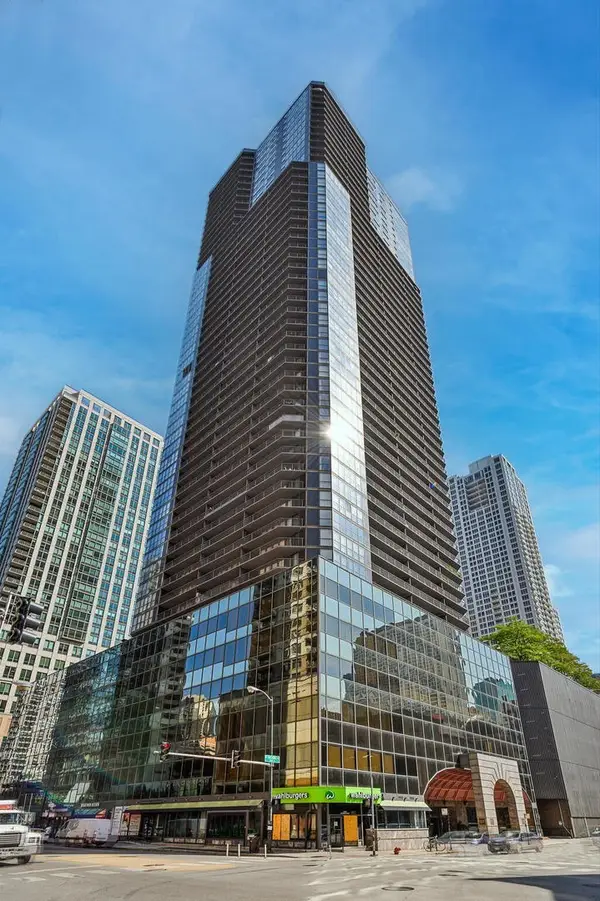 10 E Ontario Street #4705, Chicago, IL 60611