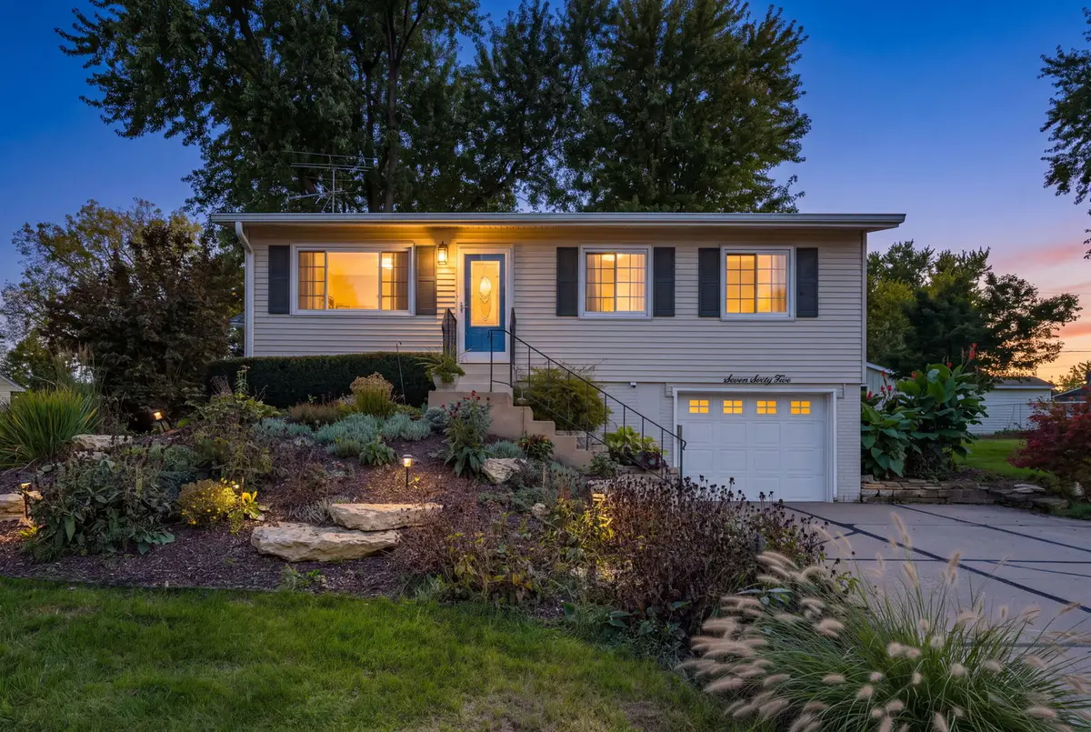 765 Colony Drive, Davenport, IA 52806 - #1