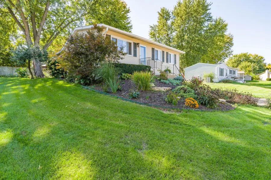 765 Colony Drive, Davenport, IA 52806 - #2
