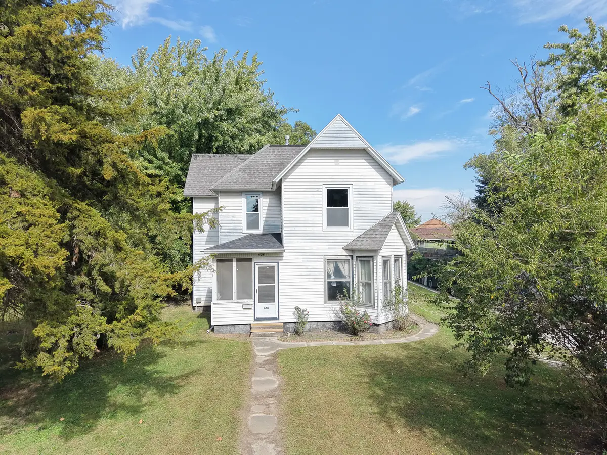 608 E Locust Street, Watseka, IL 60970 - #1