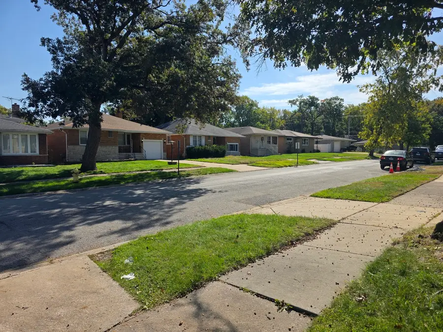 654 Yates Avenue, Calumet City, IL 60409 - #2