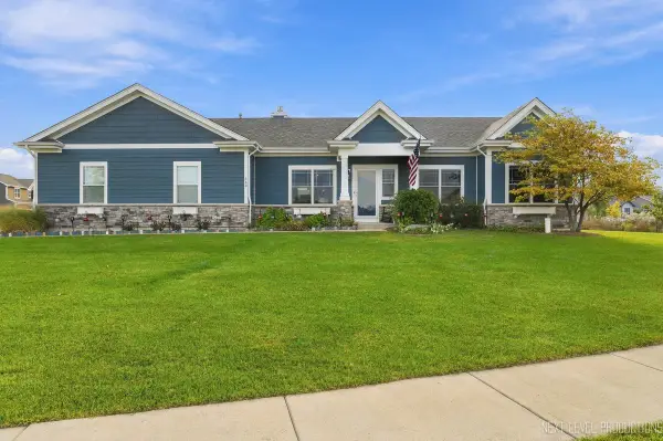 560 N Oak Street, Hinckley, IL 60520