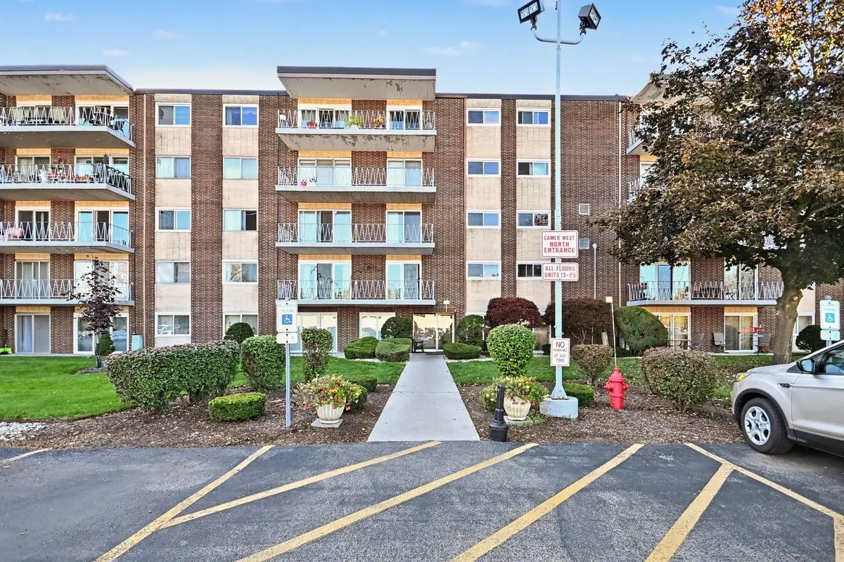 2900 Maple Avenue #20-E, Downers Grove, IL 60515 - #1