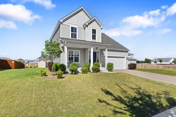 451 Mary Ann Circle, Sycamore, IL 60178