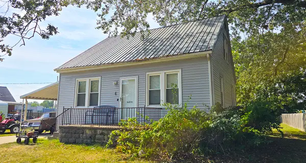 6 Adrienne Avenue, Centralia, IL 62801