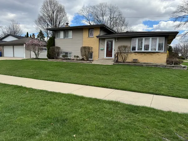 801 E Greenwood Drive, Mount Prospect, IL 60056