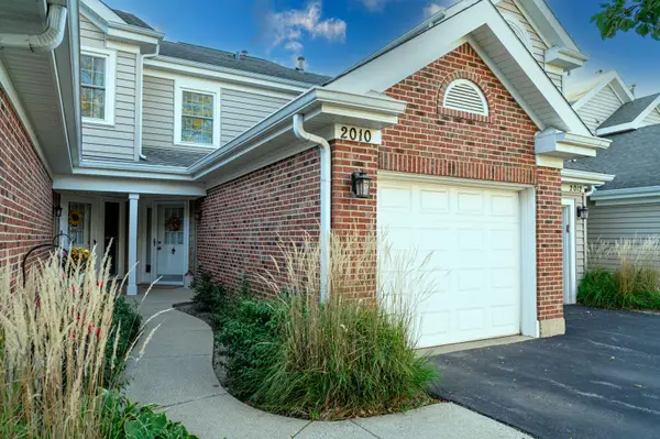 2010 N Stillwater Road, Arlington Heights, IL 60004