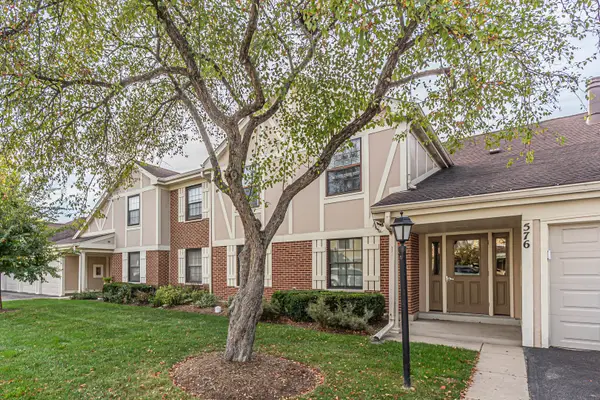 576 Greystone Lane #C-2, Wheeling, IL 60090