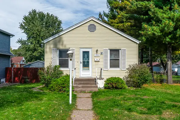 2228 W High Street, Davenport, IA 52804