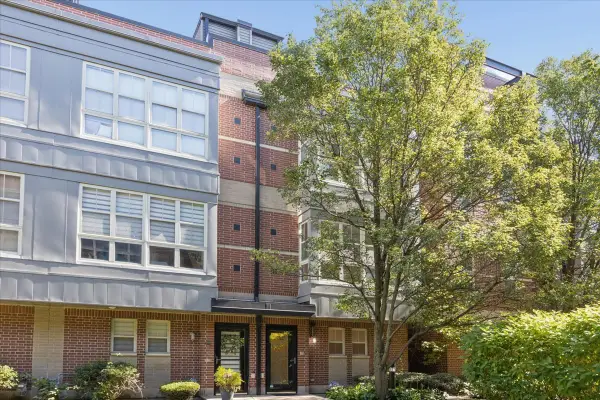 2321 S Wabash Street #17, Chicago, IL 60616