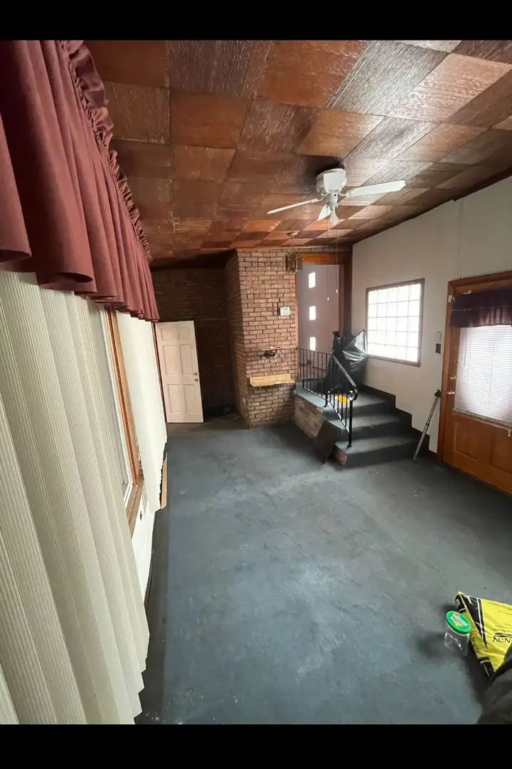 8801 S Paxton Avenue, Chicago, IL 60617 - #2