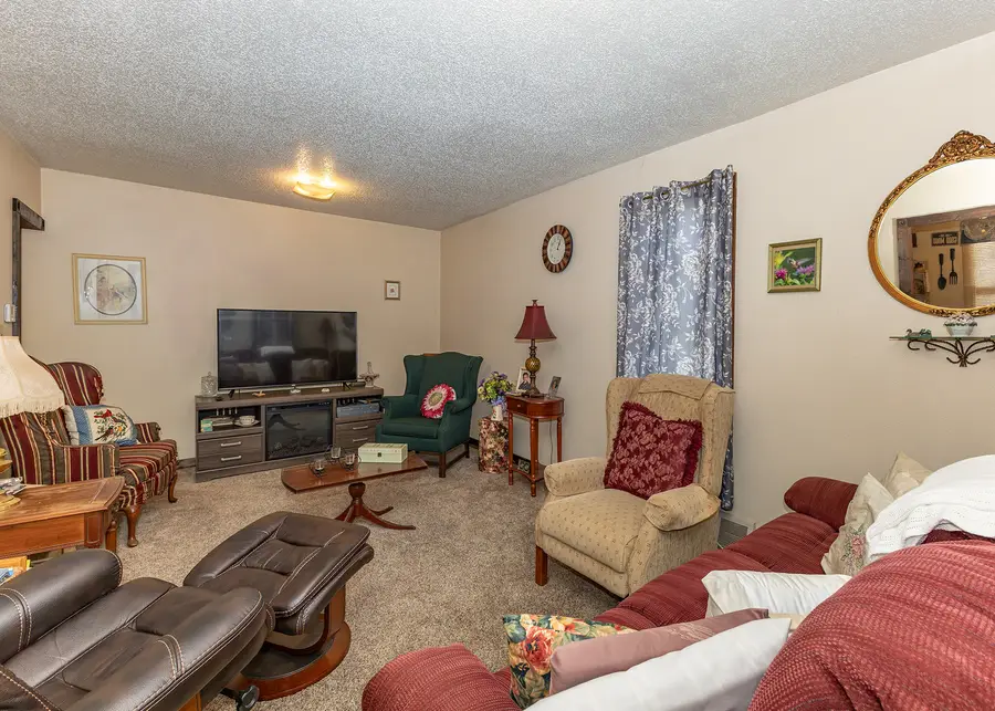 2014 Roosevelt Street, Clinton, IA 52732 - #3