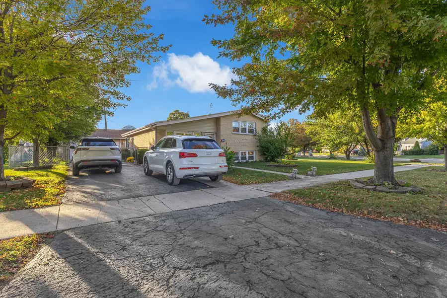 10440 Princess Avenue, Chicago Ridge, IL 60415 - #2