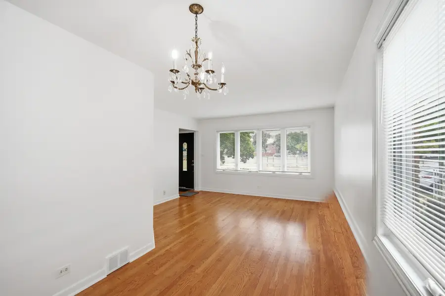 6230 W Foster Avenue, Chicago, IL 60630 - #3