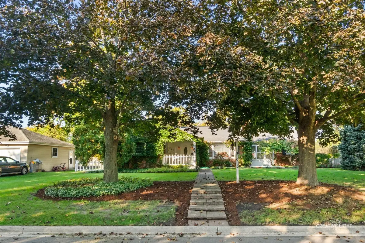 203 S Rosedale Avenue, Aurora, IL 60506 - #1