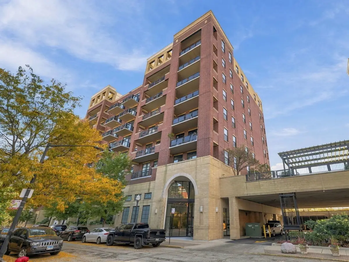 811 W 15th Place #605, Chicago, IL 60608 - #1