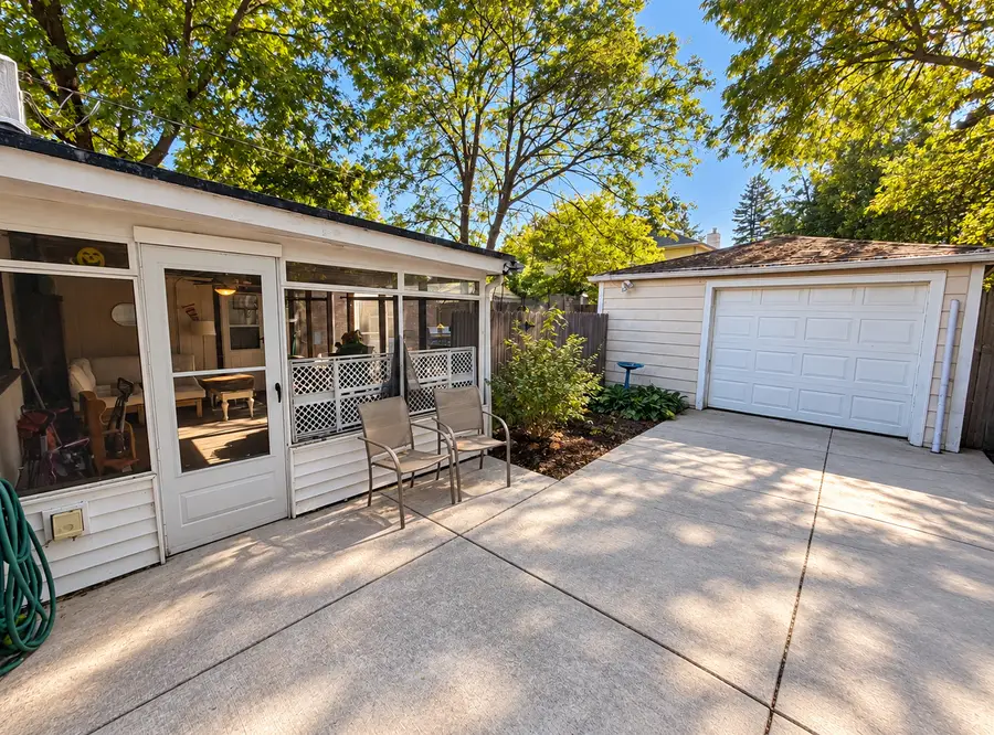 643 E Rockland Road, Libertyville, IL 60048 - #3