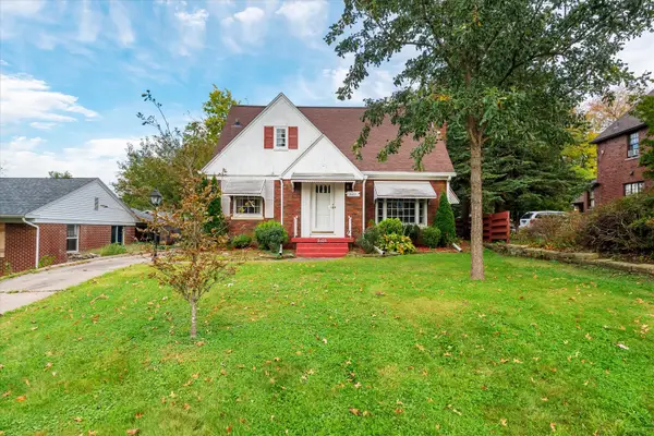 2421 N Gaines Street, Davenport, IA 52804
