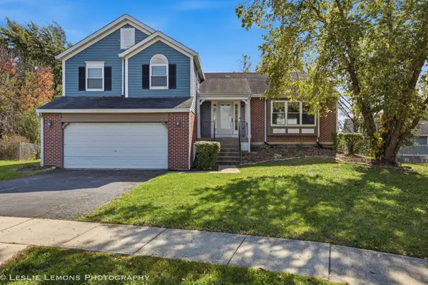 29 Magnolia Drive, Streamwood, IL 60107