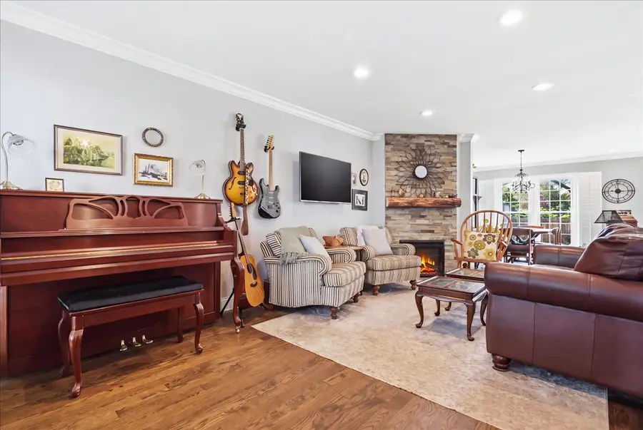 895 Garfield Avenue, Libertyville, IL 60048 - #3