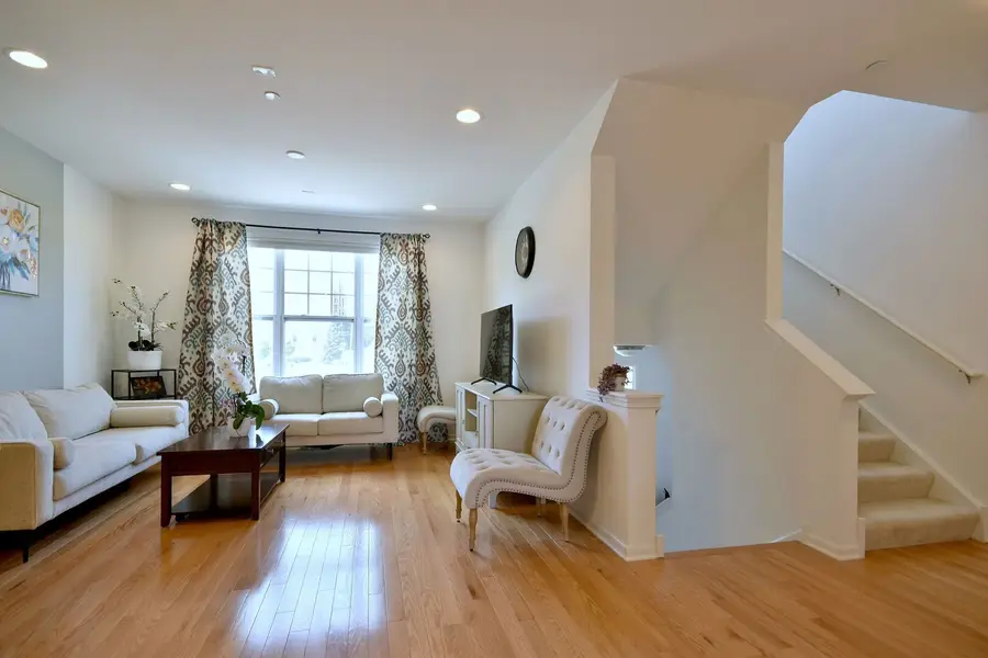 803 Lee Street, Des Plaines, IL 60016 - #2
