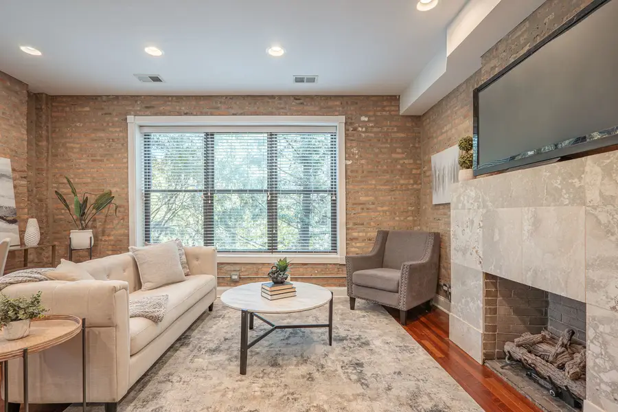 1969 W Cullom Avenue #2, Chicago, IL 60613 - #2