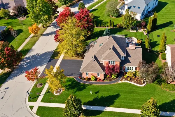 8948 Charrington Drive, Frankfort, IL 60423
