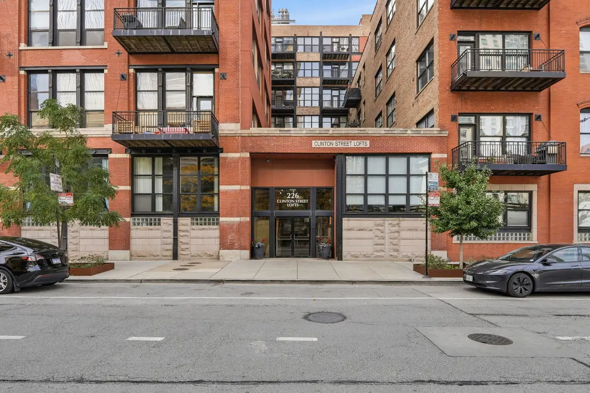 226 N Clinton Street #101, Chicago, IL 60661 - #1