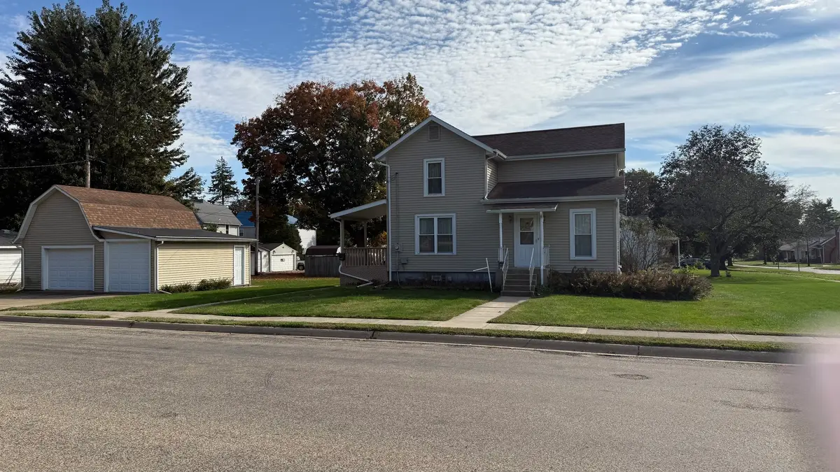 206 E Clark Street, Princeton, IL 61356 - #1