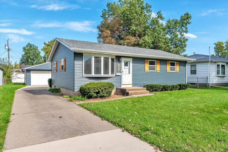 2028 W 34th Street, Davenport, IA 52806 - #3