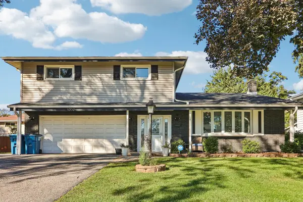 1302 E Greenwood Drive, Mount Prospect, IL 60056