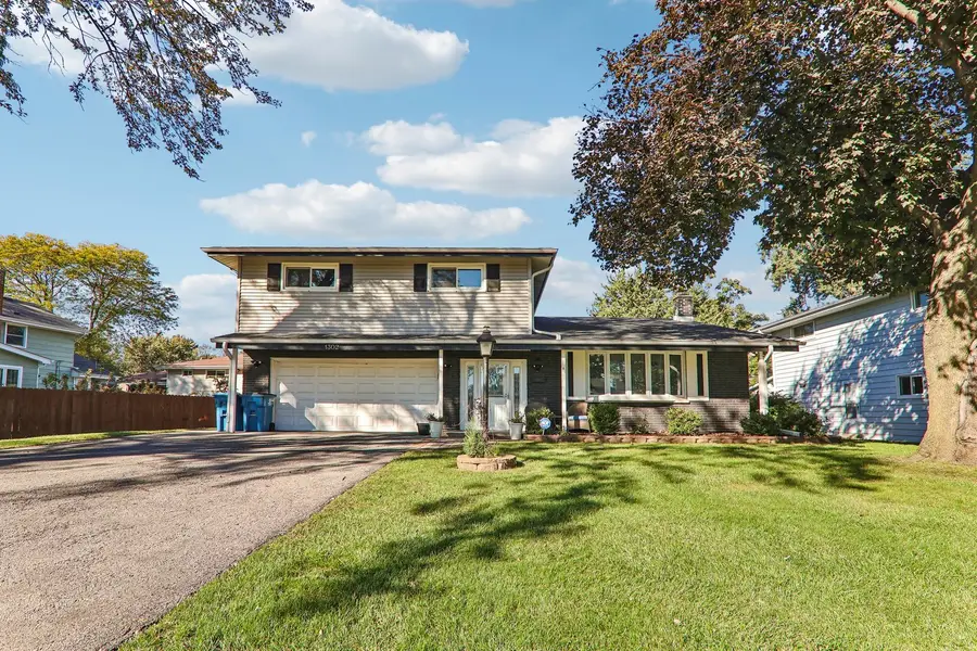 1302 E Greenwood Drive, Mount Prospect, IL 60056 - #2