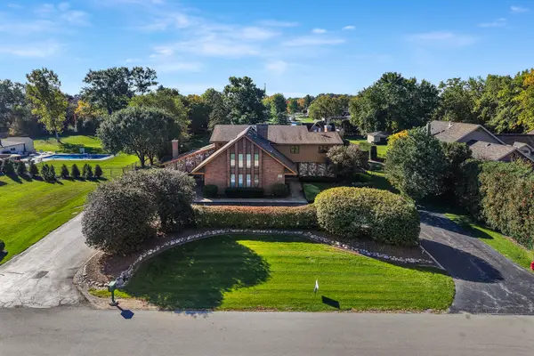 9823 Wild Cherry Lane, Palos Park, IL 60464
